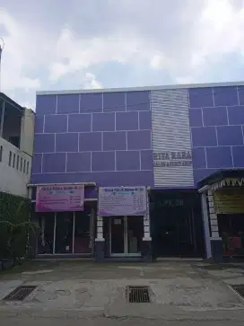 Kamar kost nyaman lokasi strategis dekat jalan raya