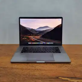 Apple MacBook Pro 15 inch Retina Touch Bar Touch ID 2018