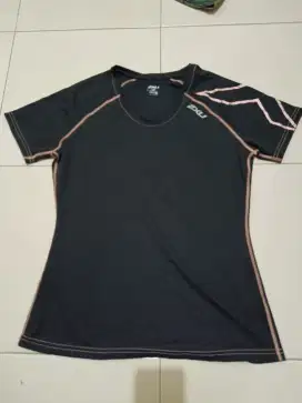 baju kaos 2XU   original   size M
