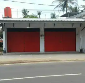 Dijual 2 Toko + Rumah Pinggir Jalan Raya