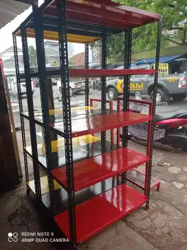 rak besi warna merah