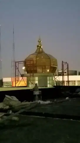 Kubah masjid kaca gold