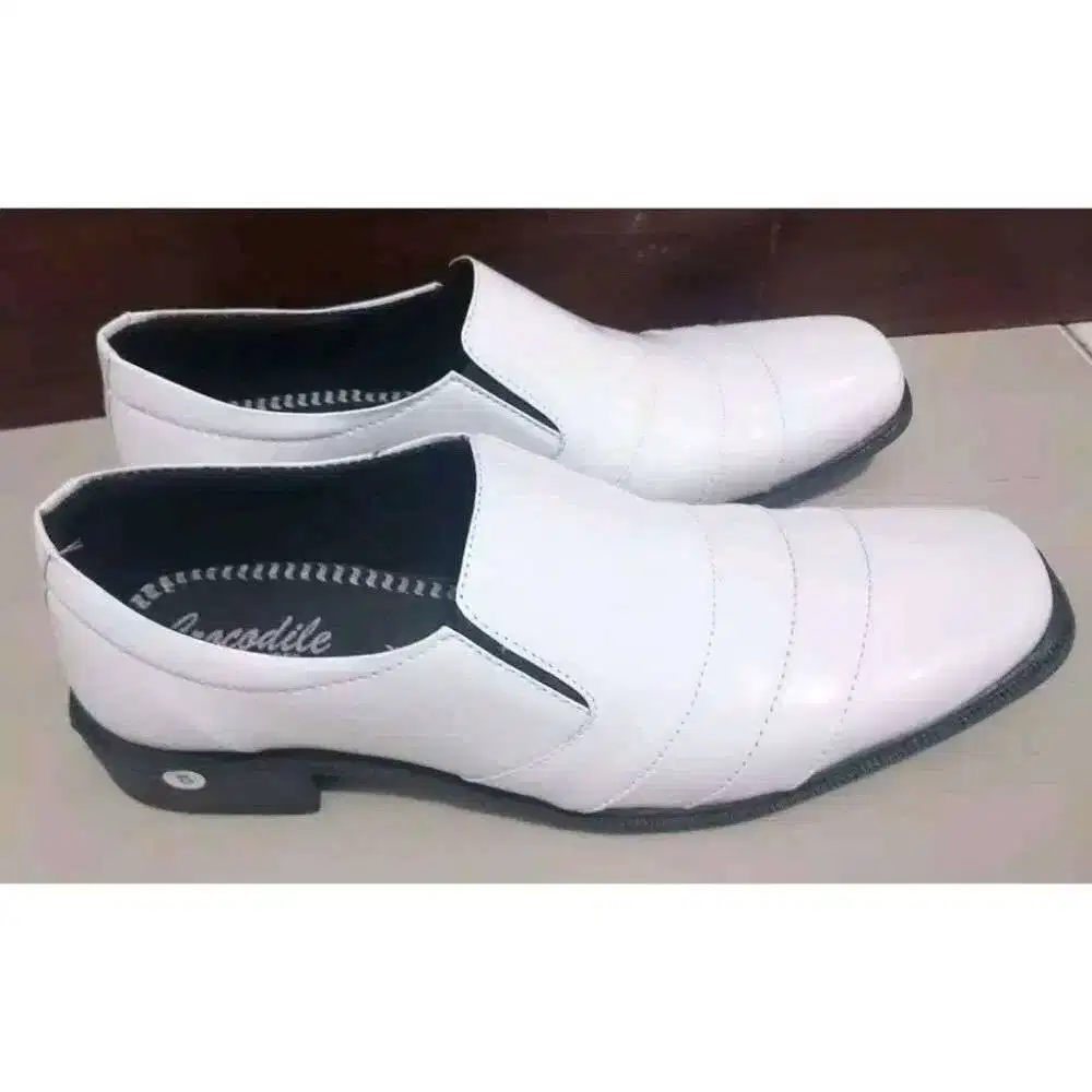 Sepatu Pantofel Pria Formal Dokter Perawat Rumah Sakit Puskesmas Putih