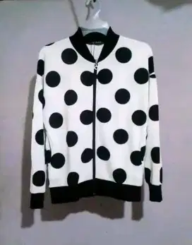 Jaket Motif Polkadot Wanita !.