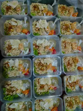 Jual Mie Pangsit Ayam rasanya Uenak dan HALAL dijamin