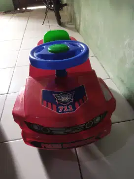 Mobil mobilan anak