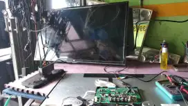 Jasa servis tv led/lcd dan smart tv. panggilan dibekasi.