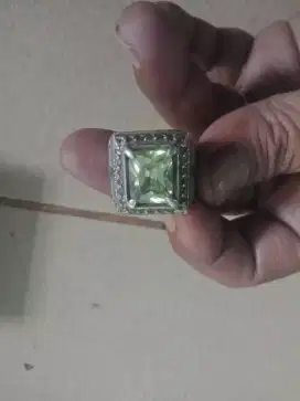 permata topas kuning langka