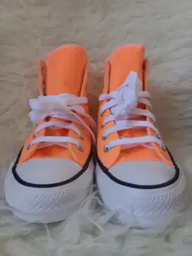 Sepatu CONVERSE CTAS HI PEACH BEAM