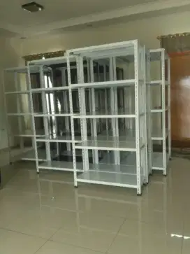 rak besi warna putih