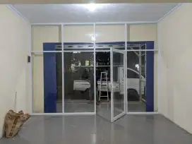 Pasang partisi ,pintu ,jendela ,almunium kaca