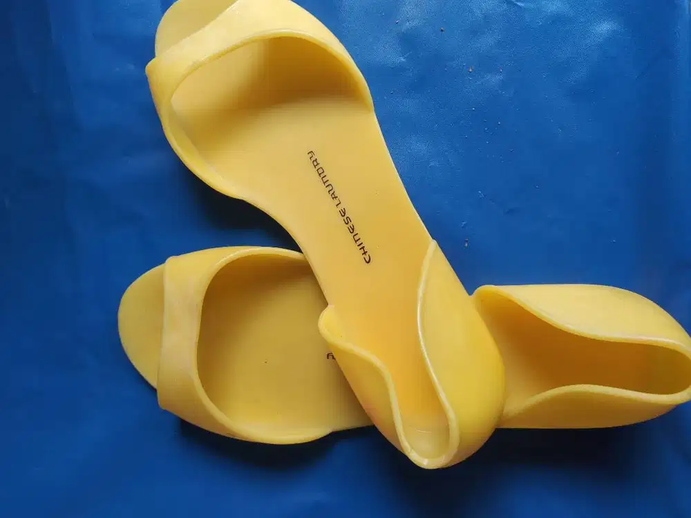 Sepatu Sandal wanita