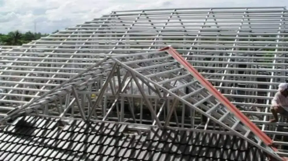 Pemasangan atap kanopi