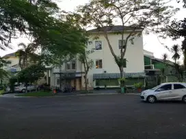 Rumah 3 lantai, Full Furnish di Lippo Karawaci