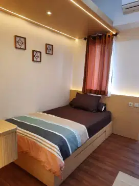 tempat tidur single