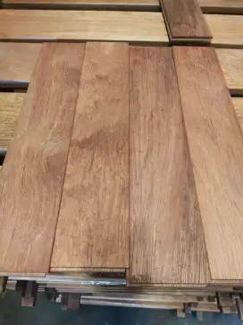 Lantai kayu / parquet merbau berkualitas