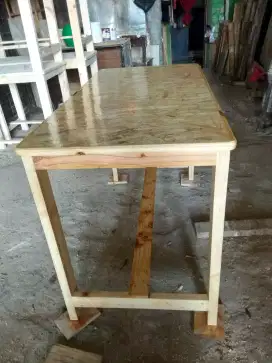 Meja makan/kafe