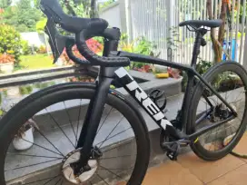 Trek road bike mulus, bonus helm/sepatu (nego)