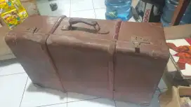 koper tua antik buat display bahan kulit