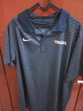 Kaos berkerah Nike