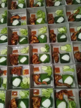 Paket nasi kotak Nasi Box Spesial Ayam bakar siap Kirim sejak 2006