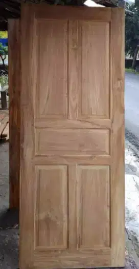 Pintu kayu jati