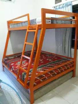 Ranjang bahan besi