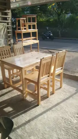 Set meja makan jati Belanda