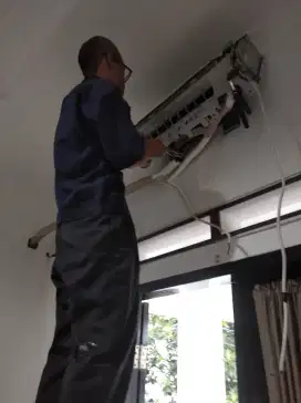 service AC panggilan ,cuci AC, pasang AC, bongkar AC, tambah freon AC,