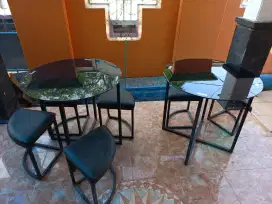 Meja makan minimalis bisa untuk rumah dan cafe