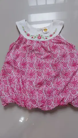 Baju dress bayi pink merk Pleu