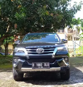 Toyota Fortuner VRZ Diesel Matik 2017 / 2018 Hitam