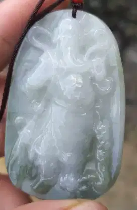 Dijual ICe Jade Carving Kuan yu Kuan kong 145 crt