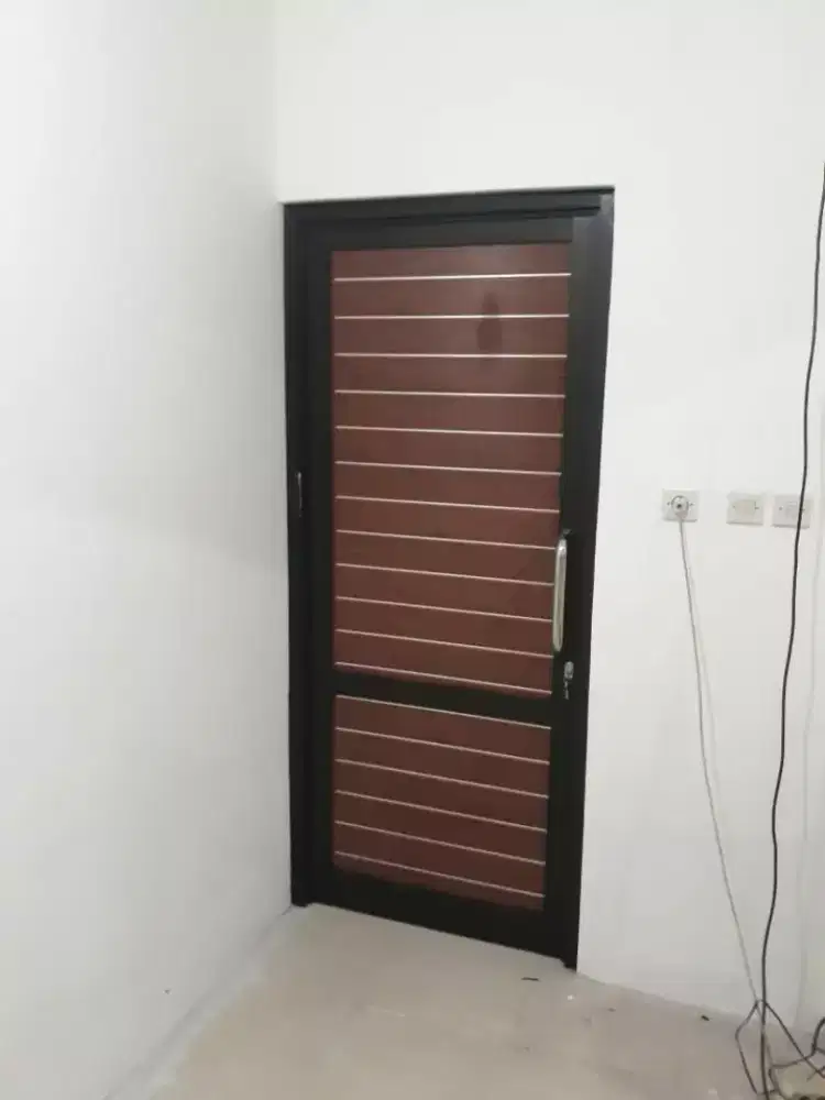 Pintu alumunium kaca kusen aluminium