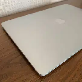 MacBook Air Retina Silver 2018 - 128GB mulus + lengkap