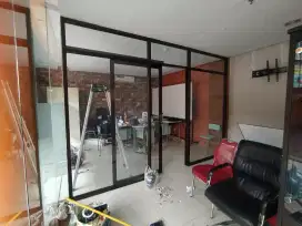 Spesialis pintu geser aluminium