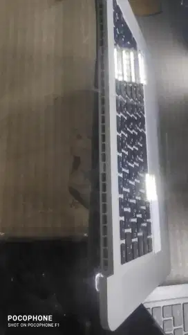 Dibeli MacBook dan laptop