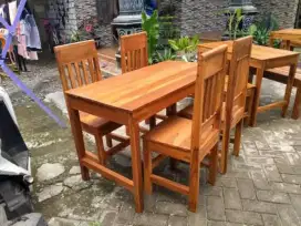 Meja makan minimalis