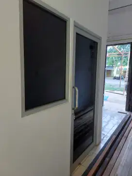 Pintu bahan blodbord