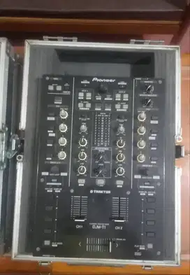 Pioneer DJM T1 & Flightcase