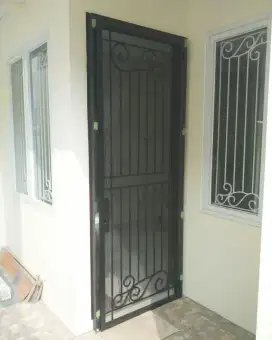 Pintu dobel besi model ukir LM03