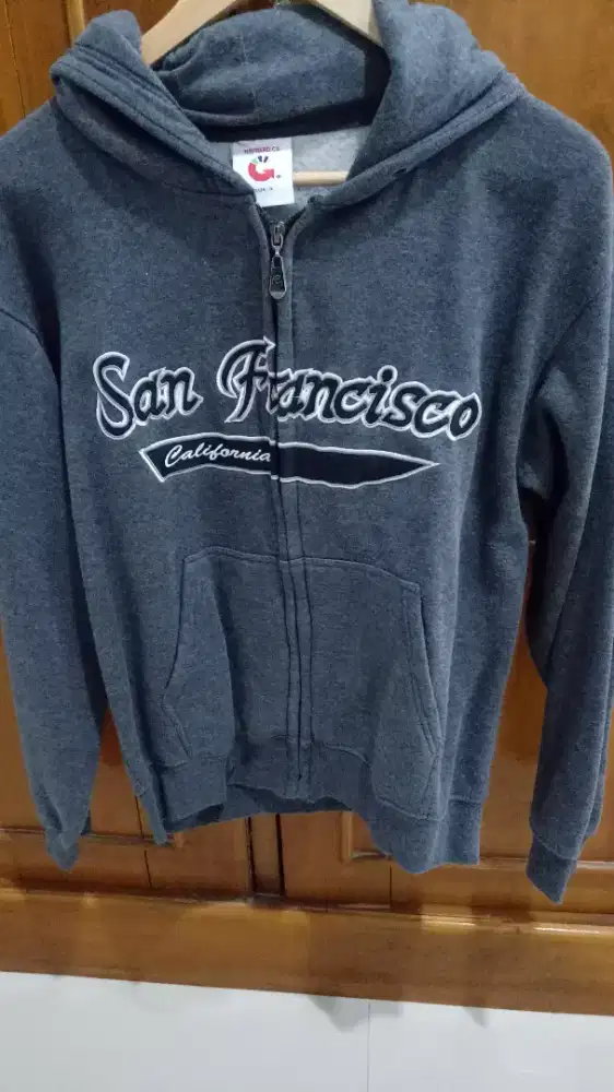 Sweater asli dari california