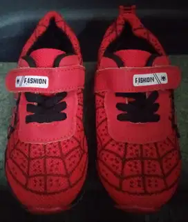 Sepatu Spiderman Anak