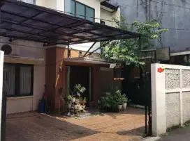 Rumah Keren Nyaman di Asem Baris Tebet