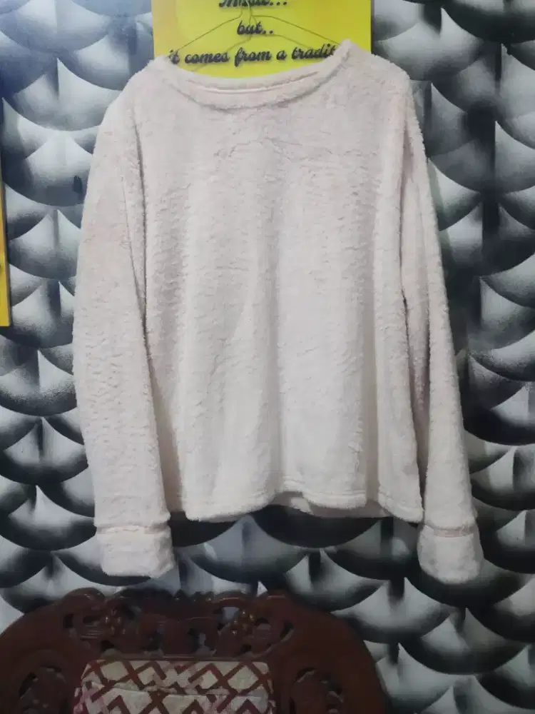 sweater sherpa wanita GU new with tag tjap karoeng