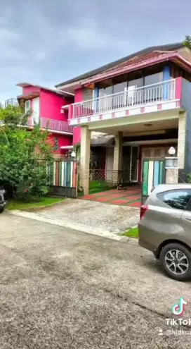 Dijual rumah semi furnish inc kos-kosan mewah di sentul city