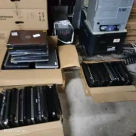 Menerima komputer dan laptop bekas kantor