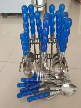 Garpu sendok pisau