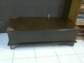 Meja jati tua peninggalan nenek