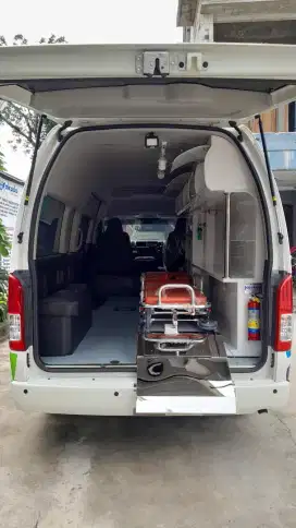 Karoseri dan modifikasi Ambulace Toyota HIACE Commuter dan Premio